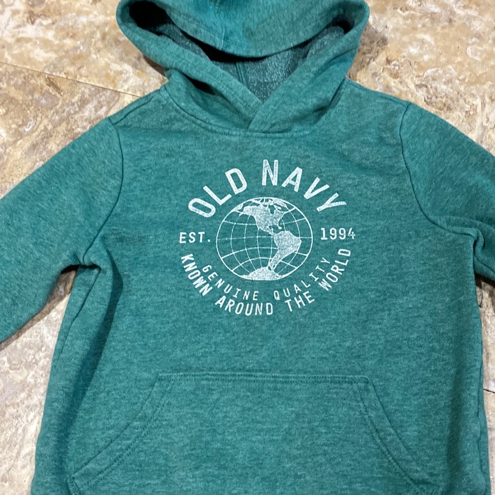 Kids old navy size 5t. (643-4)